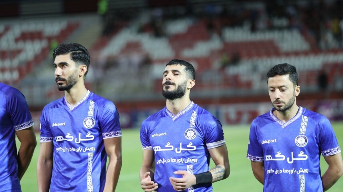 اقدام زشت یک استقلالی مقابل پرسپولیس