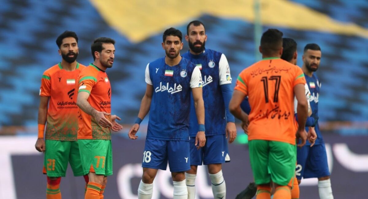استقلال لیگ برتر را دو دستی به پرسپولیس تقدیم کرد؟
