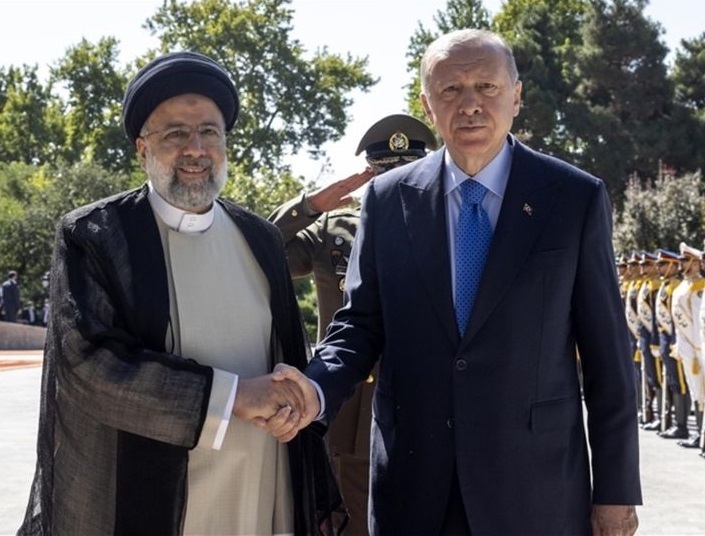 میان ایران و ترکیه یک رقابت برای ام‌القرایی منطقه در جریان است / این رقابت در دولت جدید اردوغان، شاید شدت بگیرد / داستان ایران-عربستان با ایران-ترکیه متفاوت است؛ عمق استراتژیک ما با عربستان نقطه مشترکی ندارد، اما با ترکیه همگراست / ترکیه دشمن ایران نیست، اما هرجا منافعش ایجاب کند، تلاش می‌کند منافع ایران را کاهش دهد
