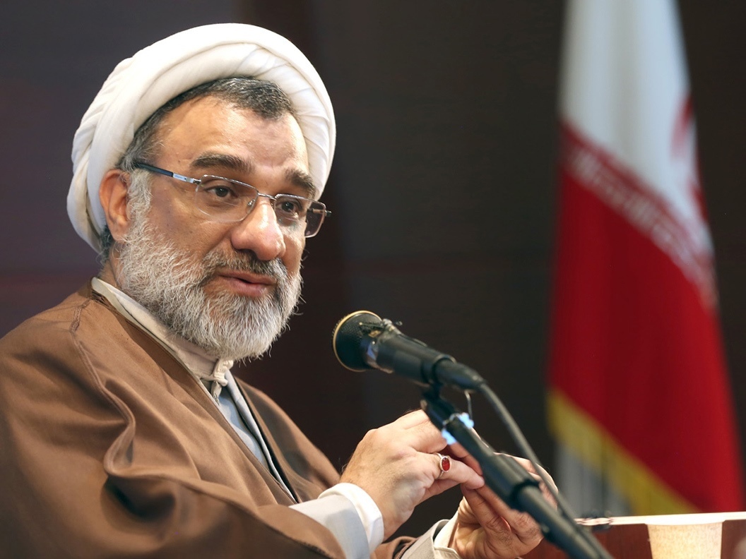 دبیر شورای عالی انقلاب فرهنگی: اگر امام ۲ سال دیرتر انقلاب می‌کرد، خوزستان و کردستان هم مانند بحرین از ایران جدا می‌شدند / اگر یک دهم تحریم‌های ایران علیه ترکیه اعمال می‌شد، کمتر از یک هفته دوام می‌آورد / طرح آمریکا غارت انرژی منطقه است؛ عربستان امروز این را فهمیده و به سمت چین به عنوان واسطه برای برقراری روابط با ایران رفته