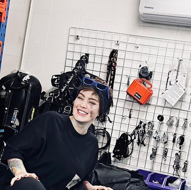 عکسی خوشحال از سحر قریشی که در دبی است