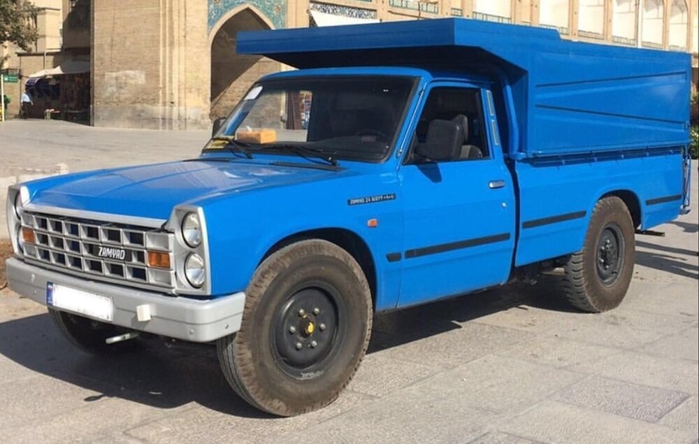 بدنه دنا پلاس با ضربه کوچک نیسان آبی پاره شد + فیلم