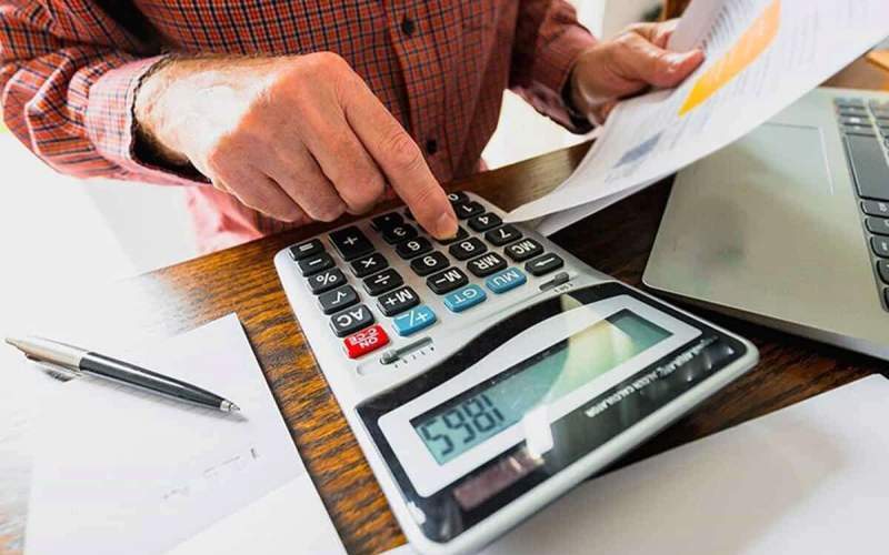 چه اشخاص و کسب و کارهایی از مالیات معاف می‌شوند؟