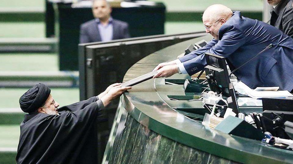 بار سنگین مالیات دولت رییسی روی دوش مردم