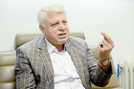 فیاض زاهد: آقایان چرا از شادی مردم رنج می‌برید و ناف شما را با غم و گریه بریده‌اند؟