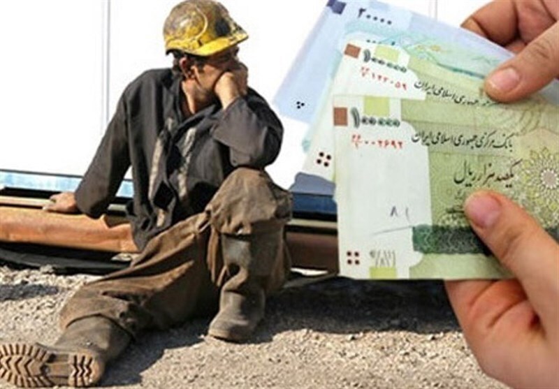 دولت افزایش حقوق کارگران در ۱۴۰۳ را به‌اندازه کارمندان و در محدوده ۱۸ درصد تعیین خواهد کرد / این مسئله مورد انتقاد جامعه کارگری است؛ زیرا مزایایی که کارمندان دریافت می‌کنند قابل مقایسه با کارگران نیست / ثابت شده که «فریز مزدی» نمی‌تواند به کاهش تورم کمک کند، اما جای سؤال دارد که چرا همچنان اصرار بر فریز مزدی دارند