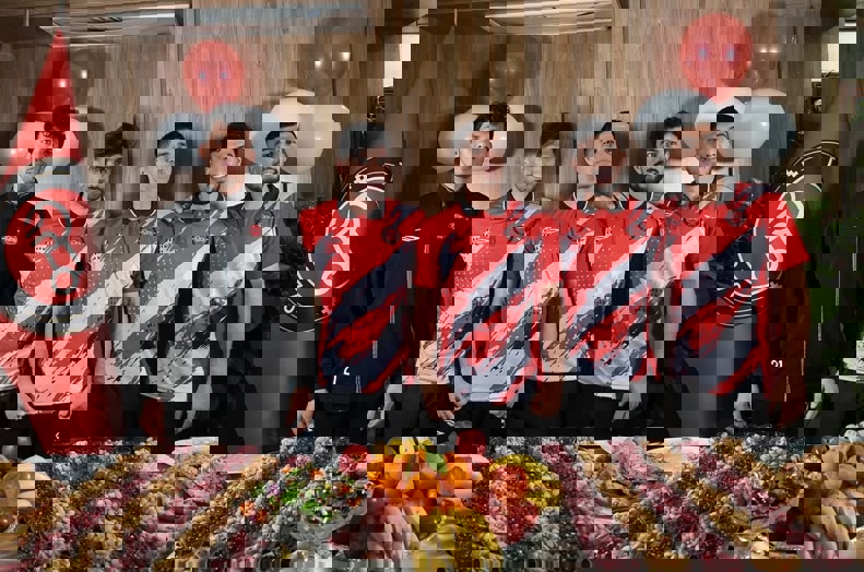 2124838