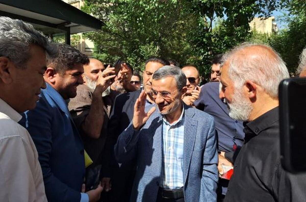 محمود احمدی نژاد: به زودی یک سلسله اتفاقاتی پشت سر هم خواهد افتاد محمود احمدی نژاد: به زودی یک سلسله اتفاقاتی پشت سر هم خواهد افتاد