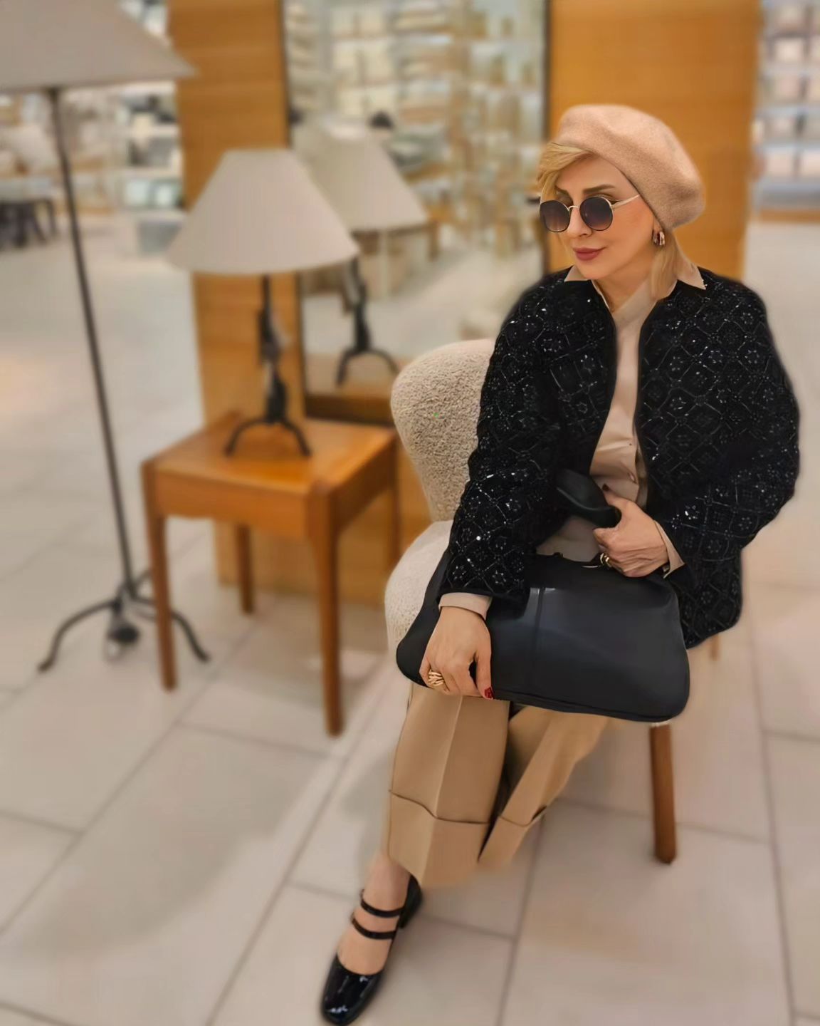 تیپ جوان‌پسند مرجانه گلچین در سن 56 سالگی