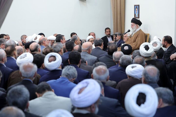 اولین واکنش رهبر انقلاب به مذاکرات عمان