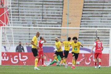 پرسپولیس مقابل سپاهان چوبله شد/ خروج کامل تیم اسماعیل کارتال از کورس قهرمانی پرسپولیس مقابل سپاهان چوبله شد/ خروج کامل تیم اسماعیل کارتال از کورس قهرمانی