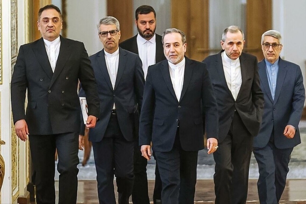 روزنامه نشنال امارات: ایران هنوز دعوت‌نامه‌ی عمان، برای دور پنجم مذاکرات که قرار بود این جمعه در رم برگزار شود را «نپذیرفته» است