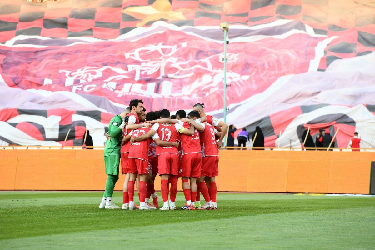 جاسوس رختکن پرسپولیس کیست؟! چه کسی اخبار پرسپولیس را به هوادار متمول می دهد؟!