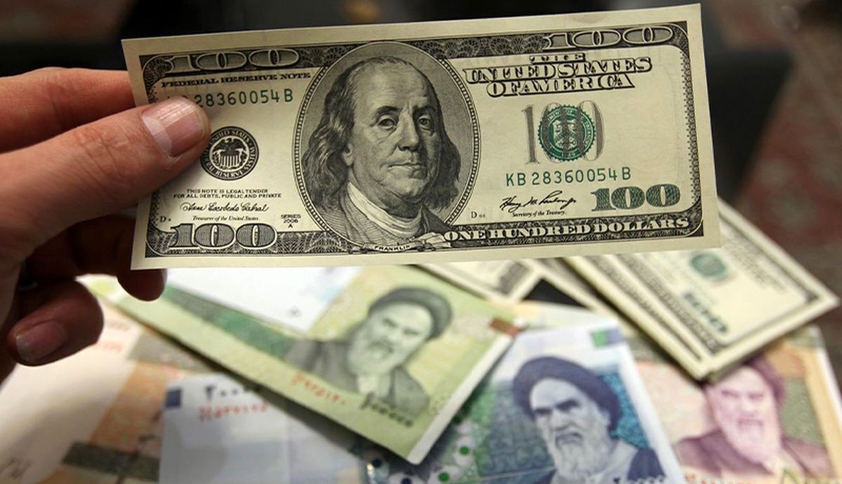 نوسان قیمت دلار تحت تاثیر مذاکرات و انفجار در بندرعباس