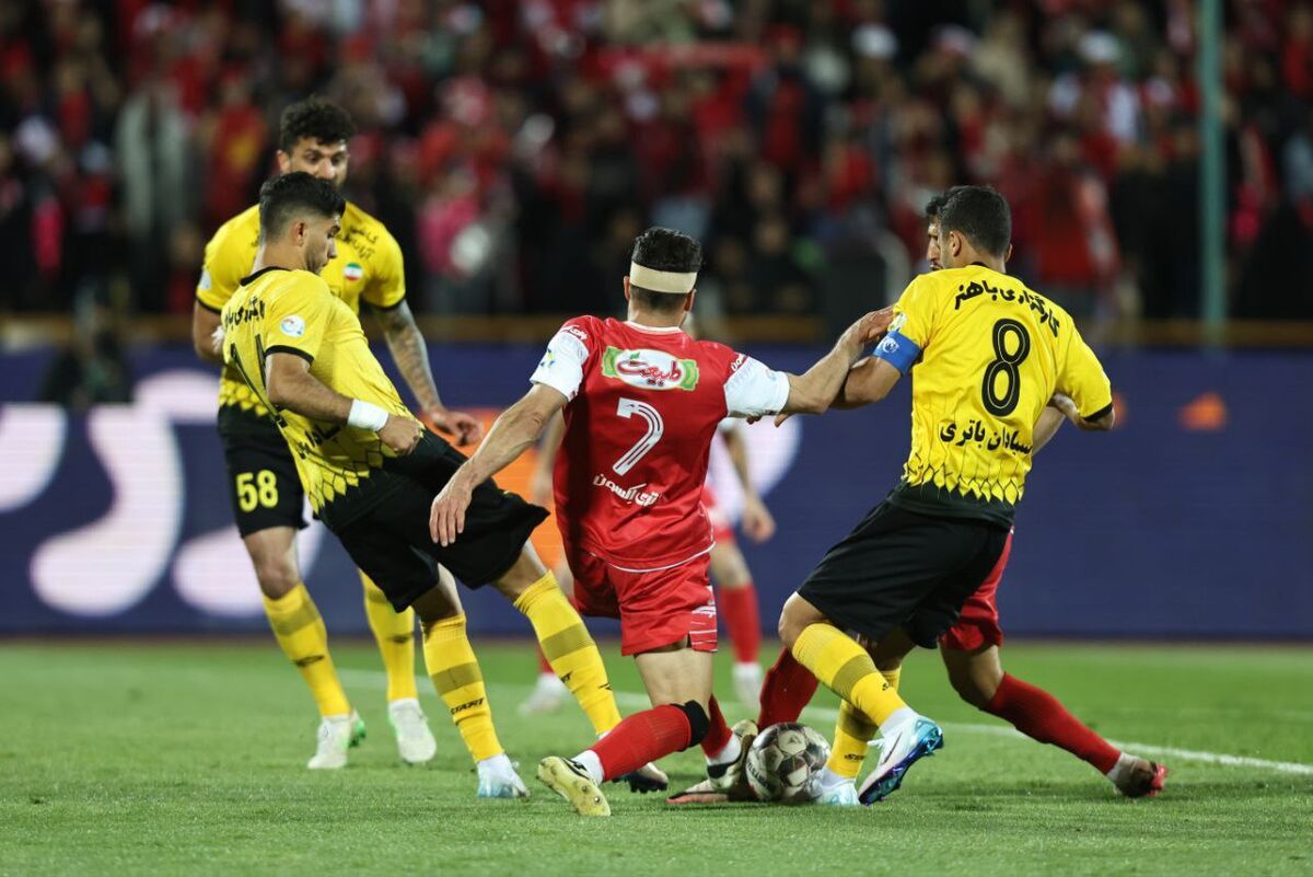 سپاهان پنجمین ضربه را هم به پرسپولیس زد!