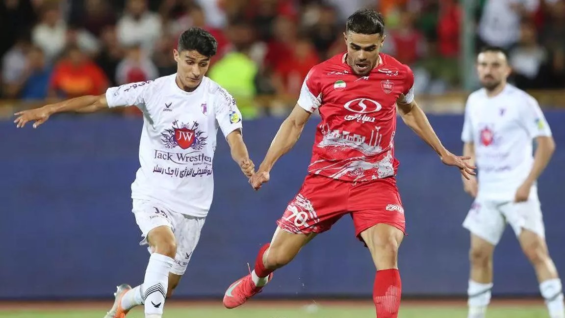 اوستون اورونوف و پرسپولیس؛ خیلی دور خیلی نزدیک
