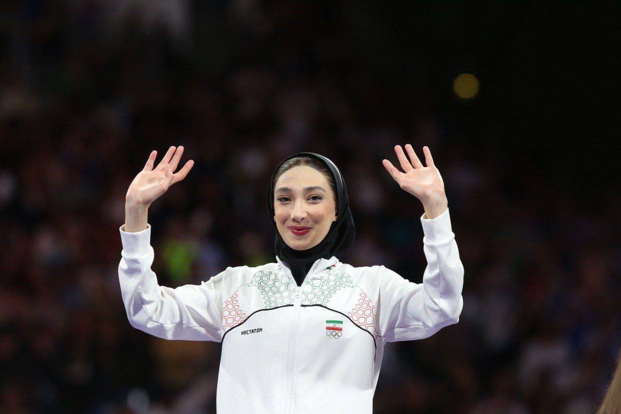 من مبینا نعمت‌ زاده هستم؛ شناختید یا دوباره بگویم؟!