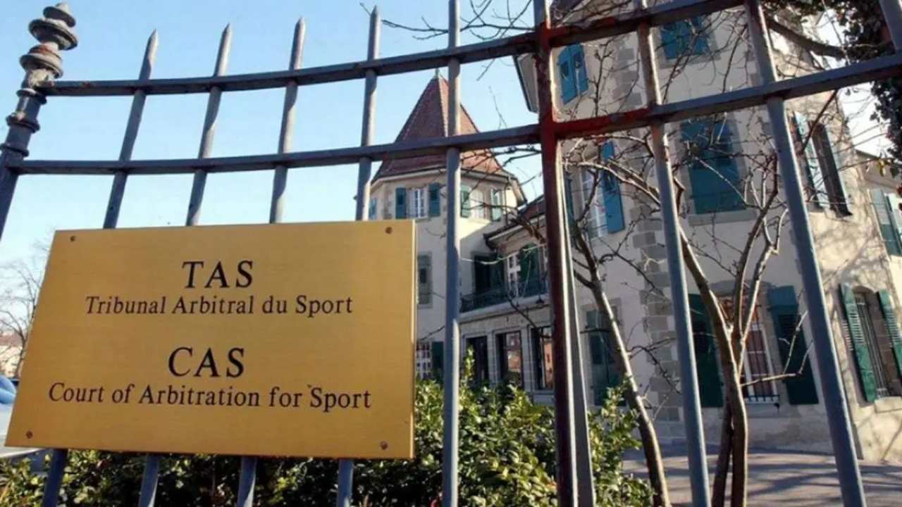 وکلای پرسپولیس دست به کار شدند؛ پرونده شکایت از تراکتور به CAS می‌‎رود