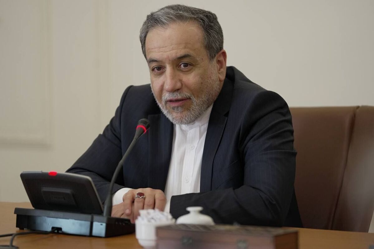 عراقچی: اروپایی‌ها تا ۲۸ مهر فرصت دارند اسنپ‌بک کنند، اما از نظر ما آن‌ها به خاطر مواضع‌شان صلاحیت به کارگیری هیچ بخشی از برجام از جمله اسنپ‌بک را ندارند / در اینکه باید فکری کرد و جلوی اسنپ بک را گرفت تردیدی نیست؛ ما تا آخرین لحظه از هیچ تلاشی فروگذار نخواهیم کرد