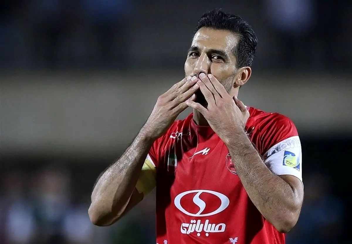تنش در رختکن پرسپولیس بالا گرفت؛ حرف آخر وحید امیری: جدا نمی‌شوم!