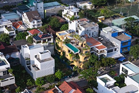 معماری منحصربه‌فرد خانه‌ای با «استخر معلق»/عکس