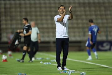 مربی استقلال با VAR هم پنالتی ۲۰۰ درصد ما را نگرفتند!