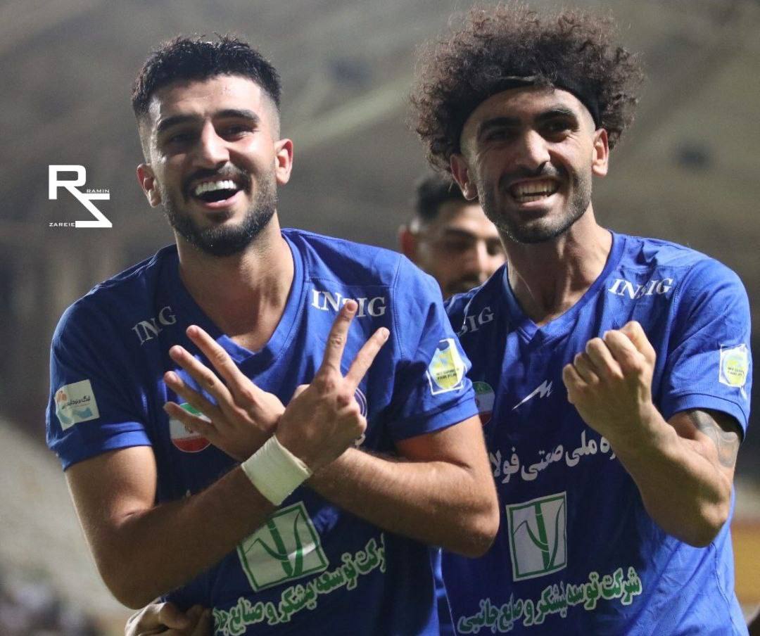 کری‌خوانی ستاره پرسپولیسیِ استقلال خوزستان برای استقلال؛ از استوری کنایه‌آمیز تا نشان دادن عدد 6
