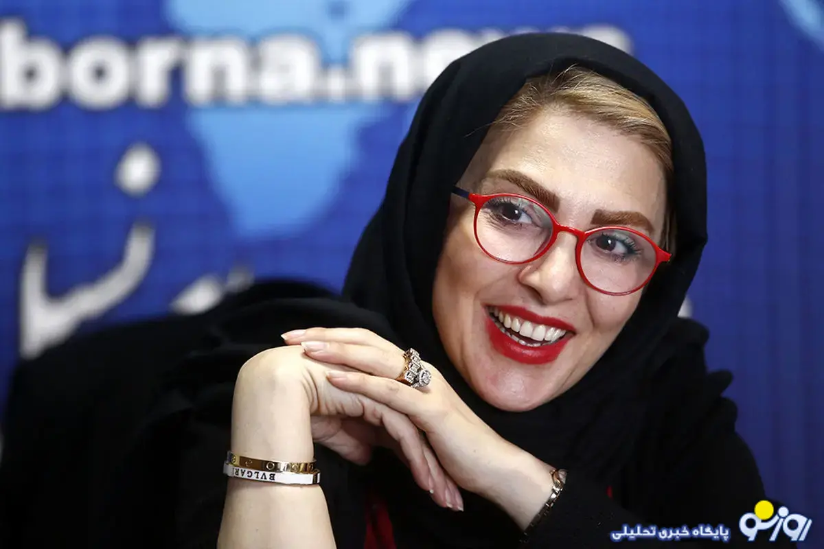 جشن تولد ۵۲ سالگی مجری خانم در آمریکا