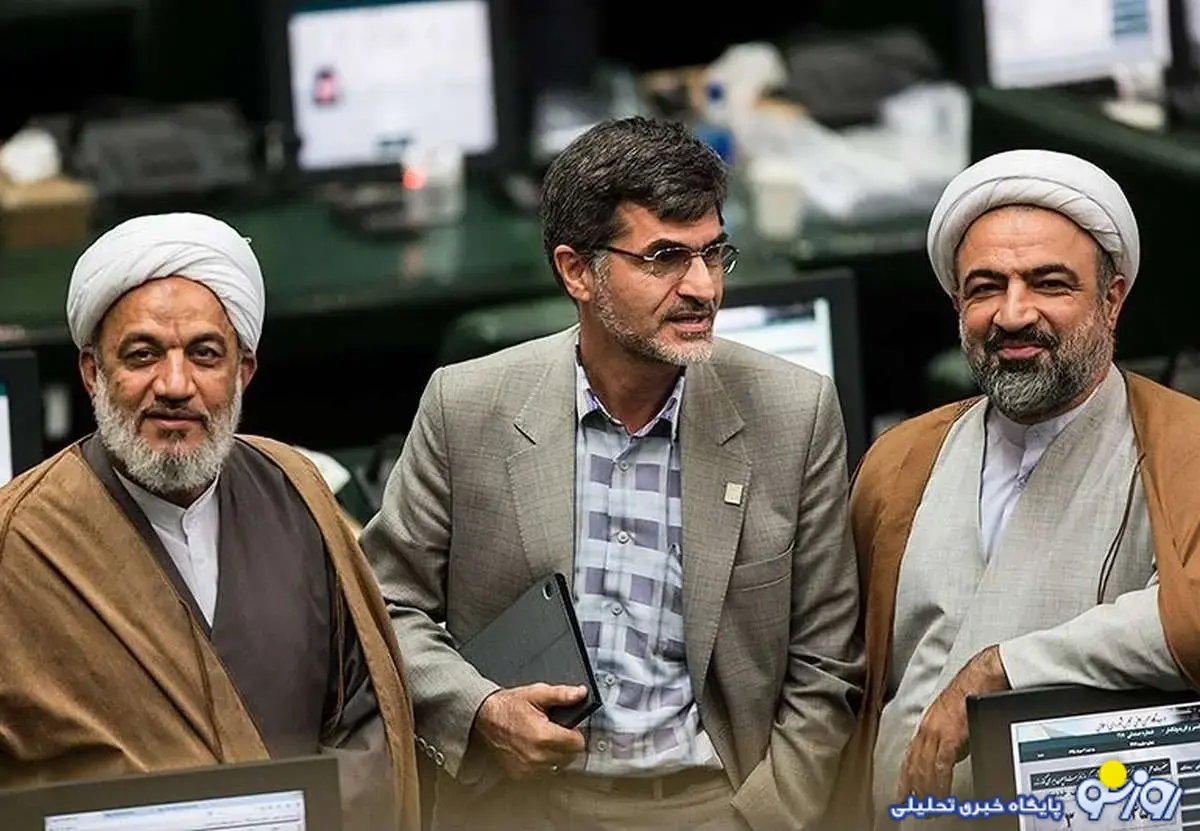 در حقیقت تندرو‌ها از خط رهبری عبور کرده‌اند!