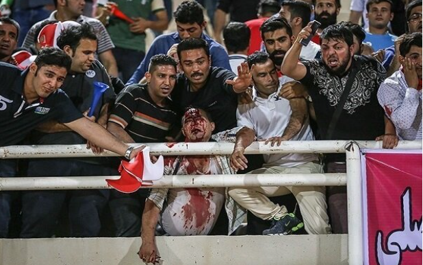 اتفاق جدید در باشگاه فرهنگی ورزشی پرسپولیس؛ هوادار زیر مشت و لگد!