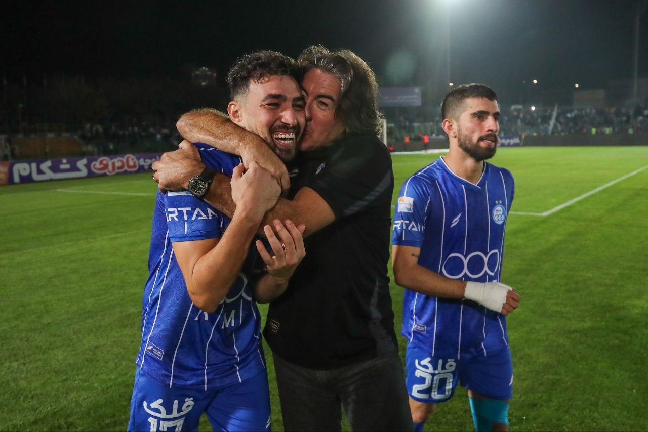 استقلال ساپینتو؛ این ارکستر هماهنگ دیگر فالش نمیزند استقلال ساپینتو؛ این ارکستر هماهنگ دیگر فالش نمیزند