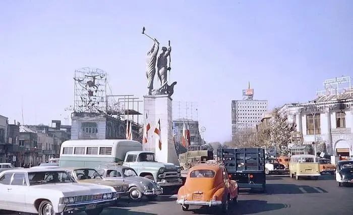 تغییر شکل میدان مخبرالدوله تغییر شکل میدان مخبرالدوله