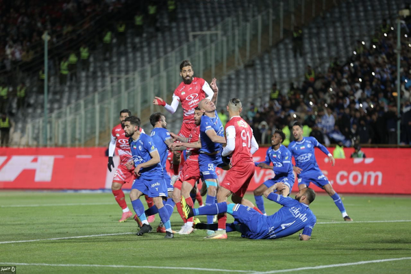 شهرآورد تهران، جمعه ۱۴ آذر در ورزشگاه امام خمینی اراک برگزار میشود شهرآورد تهران، جمعه ۱۴ آذر در ورزشگاه امام خمینی اراک برگزار میشود