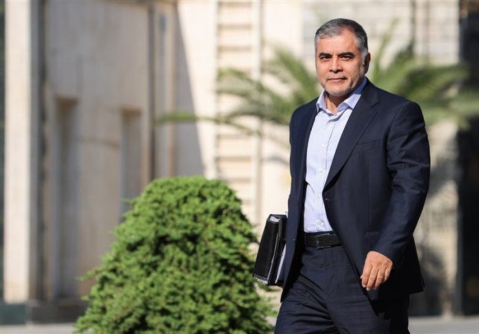 وزیر نفت: بنزین سوپر از هفته آینده در بورس عرضه میشود / قیمت این بنزین در زمان عرضه، کشف قیمت خواهد شد / برآورد فعلی بین ۶۴ تا ۶۵ هزار و ۸۰۰ تومان به ازای هر لیتر است وزیر نفت: بنزین سوپر از هفته آینده در بورس عرضه میشود / قیمت این بنزین در زمان عرضه، کشف قیمت خواهد شد / برآورد فعلی بین ۶۴ تا ۶۵ هزار و ۸۰۰ تومان به ازای هر لیتر است