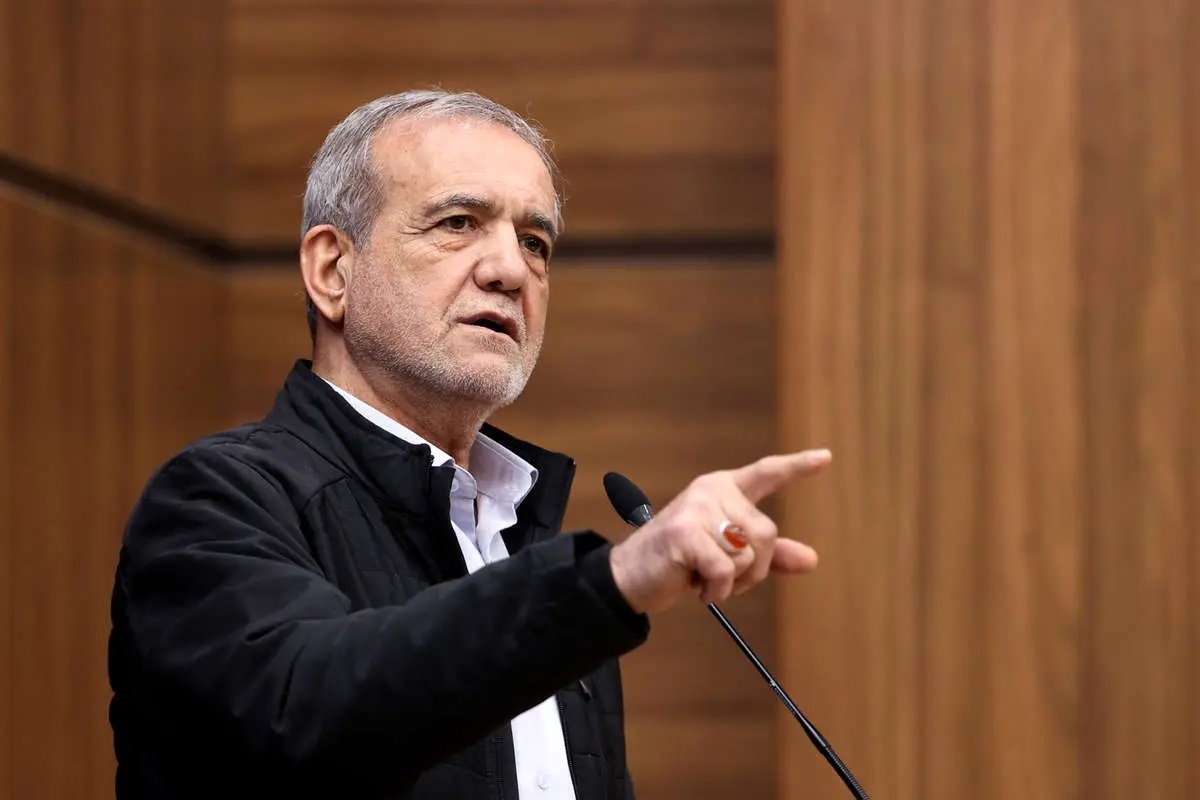 پزشکیان: قبل از انقلاب در دانشگاهها برخی از بانوان حجاب نداشتند اما نحوه پوشش به نوعی بود که هیچکسی حق بیاحترامی به آنها را نداشت / اصلاح اجتماعی جزء با تدبیر، عقلانیت و پاکی نیت ممکن نیست پزشکیان: قبل از انقلاب در دانشگاهها برخی از بانوان حجاب نداشتند اما نحوه پوشش به نوعی بود که هیچکسی حق بیاحترامی به آنها را نداشت / اصلاح اجتماعی جزء با تدبیر، عقلانیت و پاکی نیت ممکن نیست