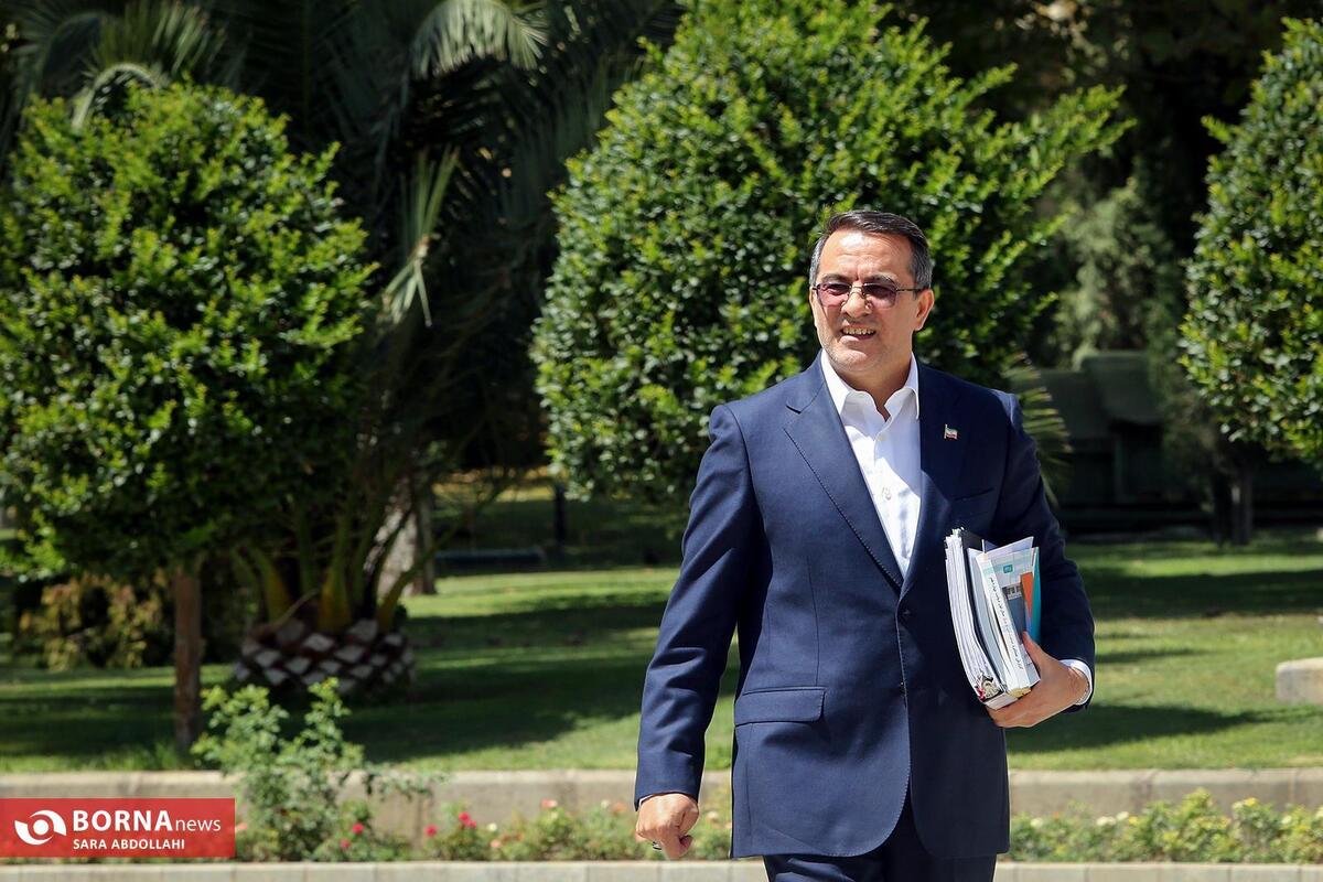 لایحه تبدیل وضعیت نیروهای شرکتی در نوبت بررسی هیات دولت است لایحه تبدیل وضعیت نیروهای شرکتی در نوبت بررسی هیات دولت است