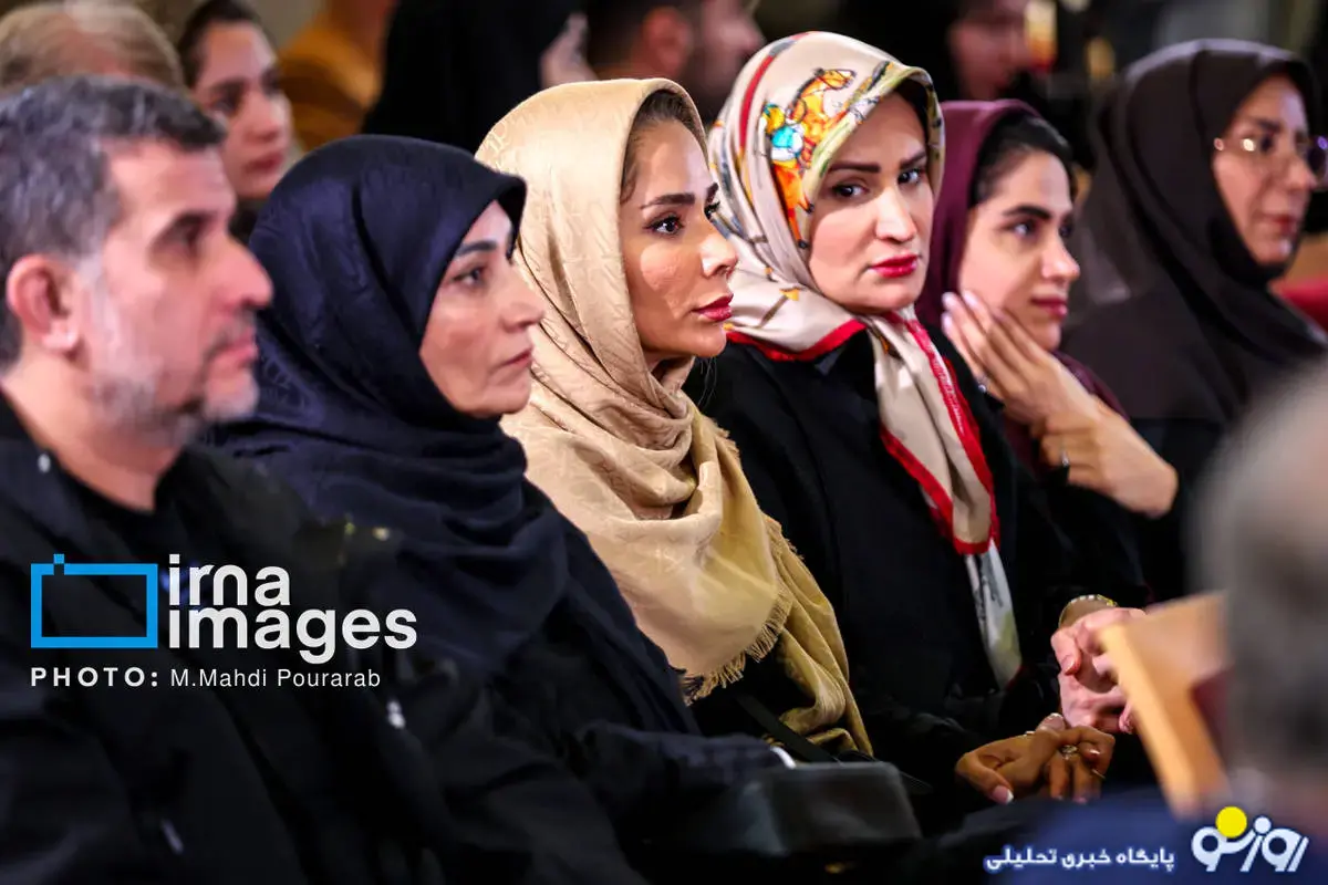 همسر و دختران اسحاق جهانگیری در مراسم رونمایی از کتاب پدر!