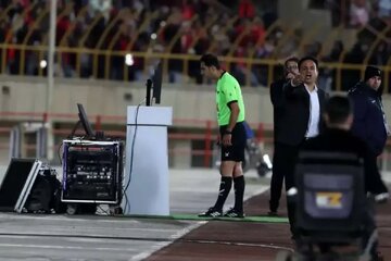 جزییات تکان دهنده از حمله لیدرها به داور بازی پرسپولیس