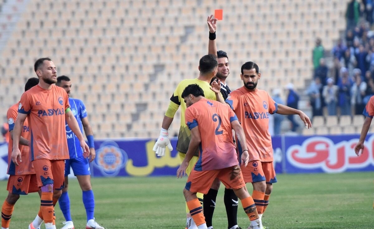 به عنوان یک پرسپولیسی به استقلالی‌ها ۶ نشان دادم/ ۷ نشان ندادم که فحش نخورم!