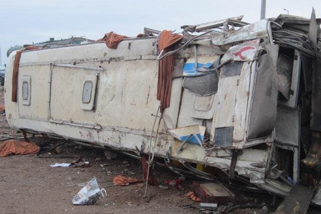 واژگونی اتوبوس در محور یاسوج-سمیرم؛ ۴ نفر کشته و ۱۳ تن مصدوم شدند