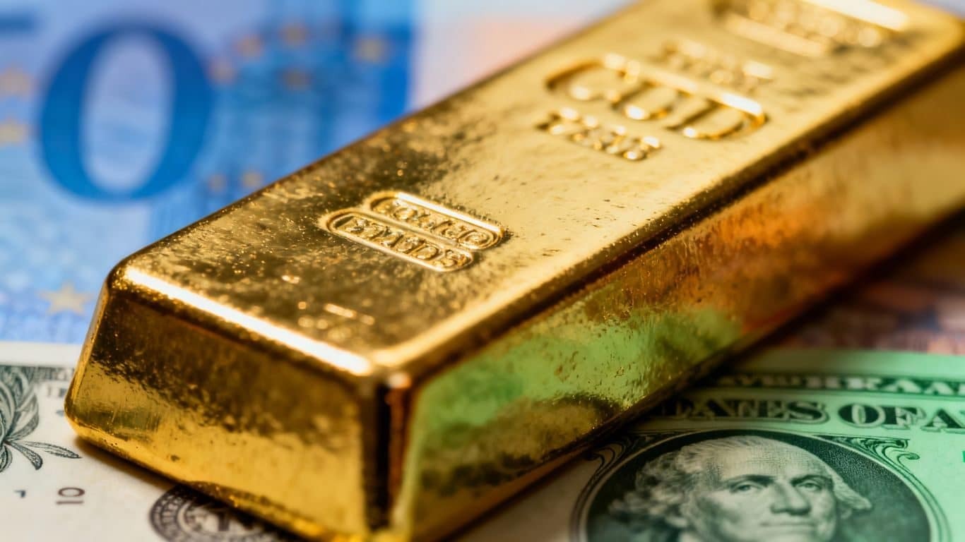 قیمت دلار، طلا و سکه امروز ۲۳ آذر ۱۴۰۴ قیمت دلار و طلا