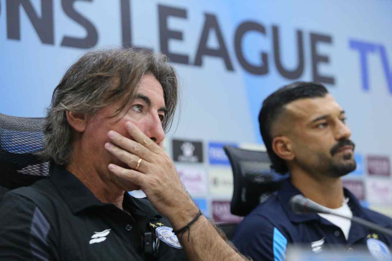 حرکت عجیب AFC؛ ساپینتو به خاطر بیاعتبار کردن مسابقات آسیایی دو هزار دلار جریمه شد! حرکت عجیب AFC؛ ساپینتو به خاطر بیاعتبار کردن مسابقات آسیایی دو هزار دلار جریمه شد!