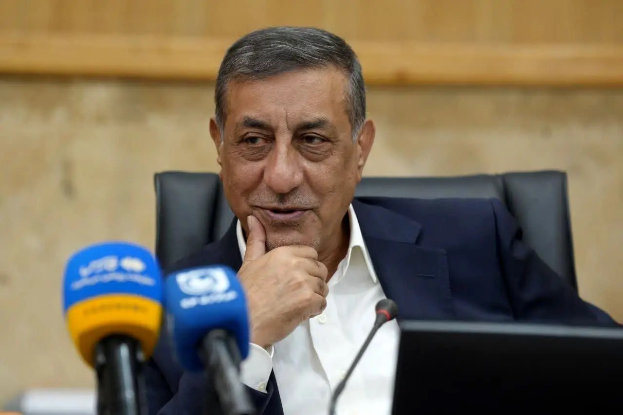 قائم پناه: ما با سبک زندگی مردم کاری نداریم، اما کسانی که در انتخابات رای نیاوردند، مسیر دیگری را دنبال میکنند / برخی چهرهها همچنان در قدرت حضور دارند اما حامی اصلی دولت مقام معظم رهبری است که بدون حمایت ایشان دولت امکان ادامه مسیر نداشت / گاهی گفته میشود پزشکیان باید استعفا دهد، اما سئوال اینجاست در آن صورت سرنوشت ایران چه میشود؟ قائم پناه: ما با سبک زندگی مردم کاری نداریم، اما کسانی که در انتخابات رای نیاوردند، مسیر دیگری را دنبال میکنند / برخی چهرهها همچنان در قدرت حضور دارند اما حامی اصلی دولت مقام معظم رهبری است که بدون حمایت ایشان دولت امکان ادامه مسیر نداشت / گاهی گفته میشود پزشکیان باید استعفا دهد، اما سئوال اینجاست در آن صورت سرنوشت ایران چه میشود؟