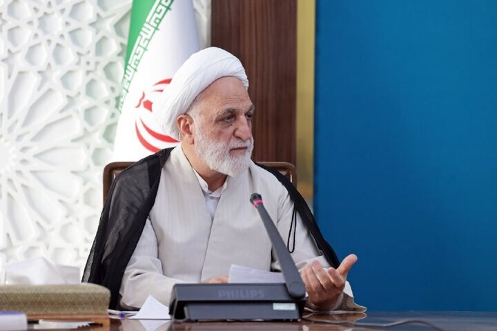 انتقاد تند اژه‌ای از رواج واژه‌های تندرو و کُندرو